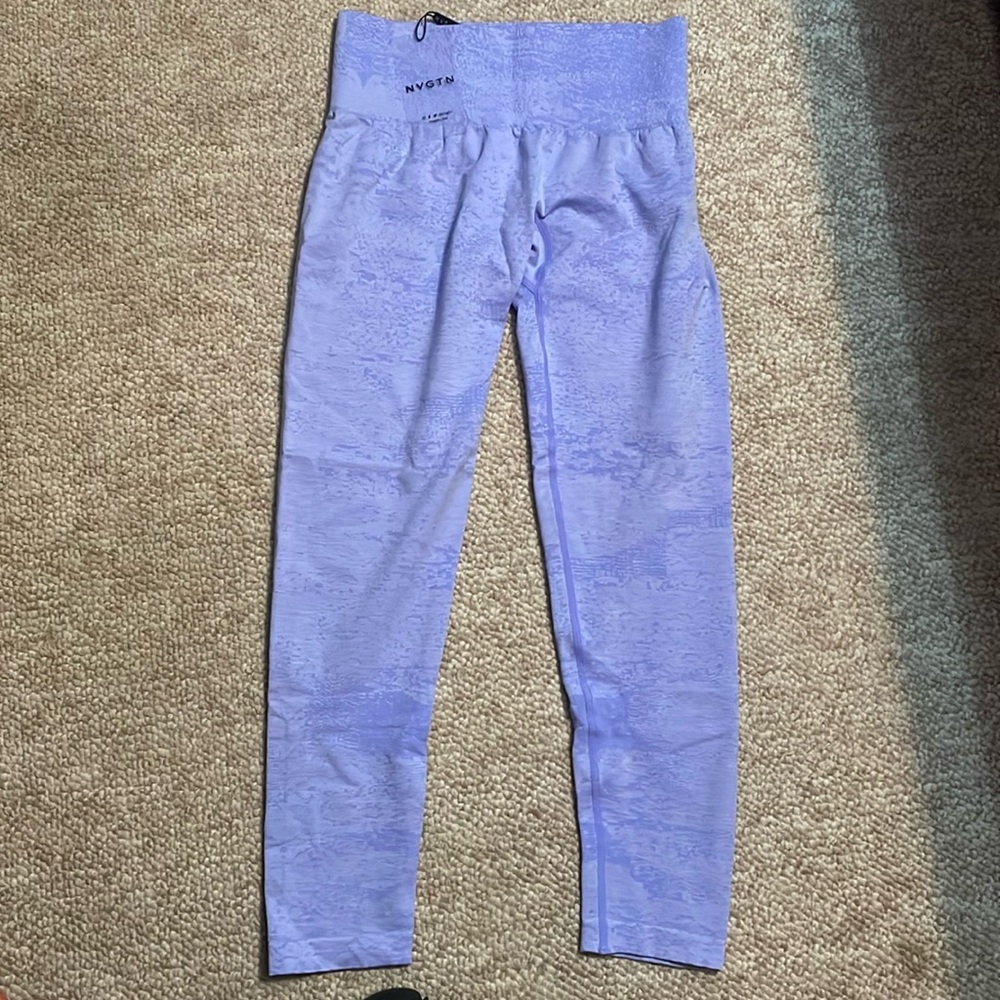 NVGTN Periwinkle Digital Seamless Leggings.  
NWT.